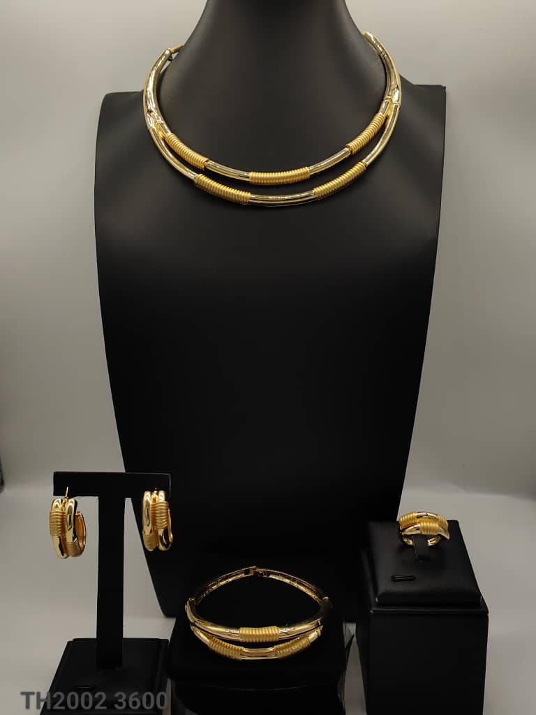 Luxury Jewelry Set For Women Italian Classic Design Golden Necklace Bracelet Earrings And Ring Daily Wear Wedding Party Gift