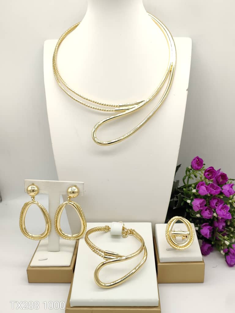Luxury Jewelry Set For Women Italian Classic Design Golden Necklace Bracelet Earrings And Ring Daily Wear Wedding Party Gift