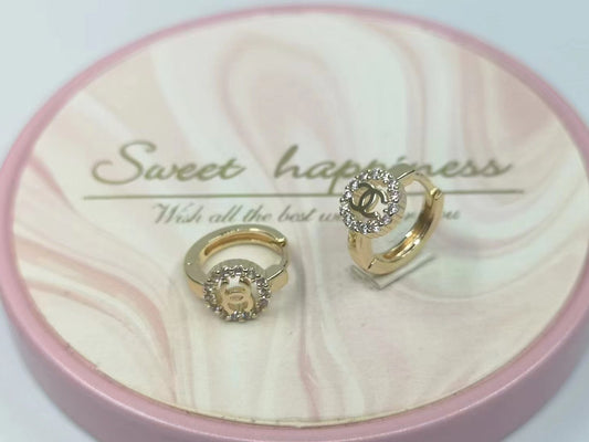 SMALL FASHION GOLD HOOP EARRING